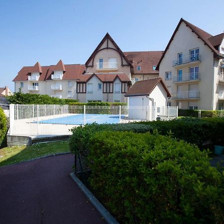 Appart Residence Proche Plage Avec Piscine Et Parking Couvert Prive Мервил-Франсвил-Плаж Екстериор снимка