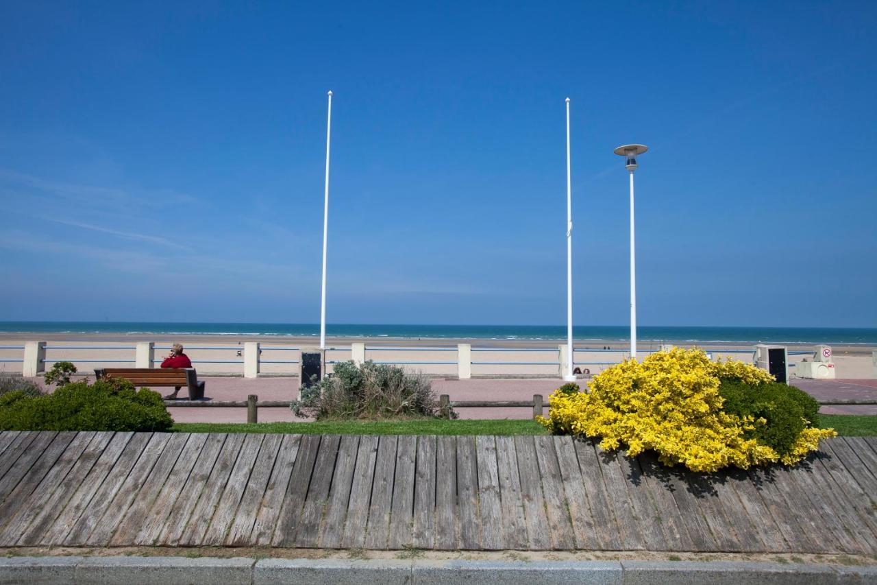 Appart Residence Proche Plage Avec Piscine Et Parking Couvert Prive Мервил-Франсвил-Плаж Екстериор снимка