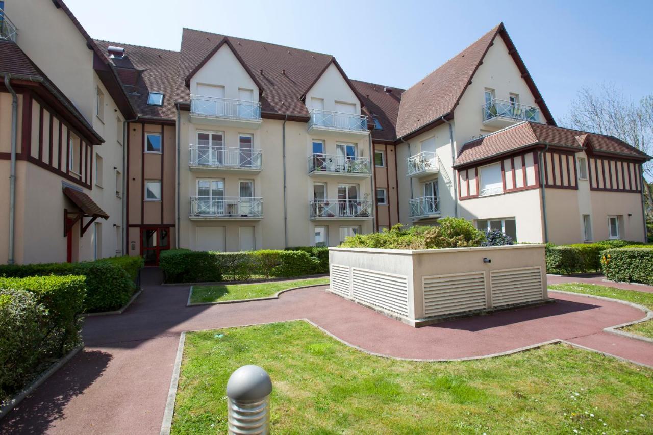 Appart Residence Proche Plage Avec Piscine Et Parking Couvert Prive Мервил-Франсвил-Плаж Екстериор снимка